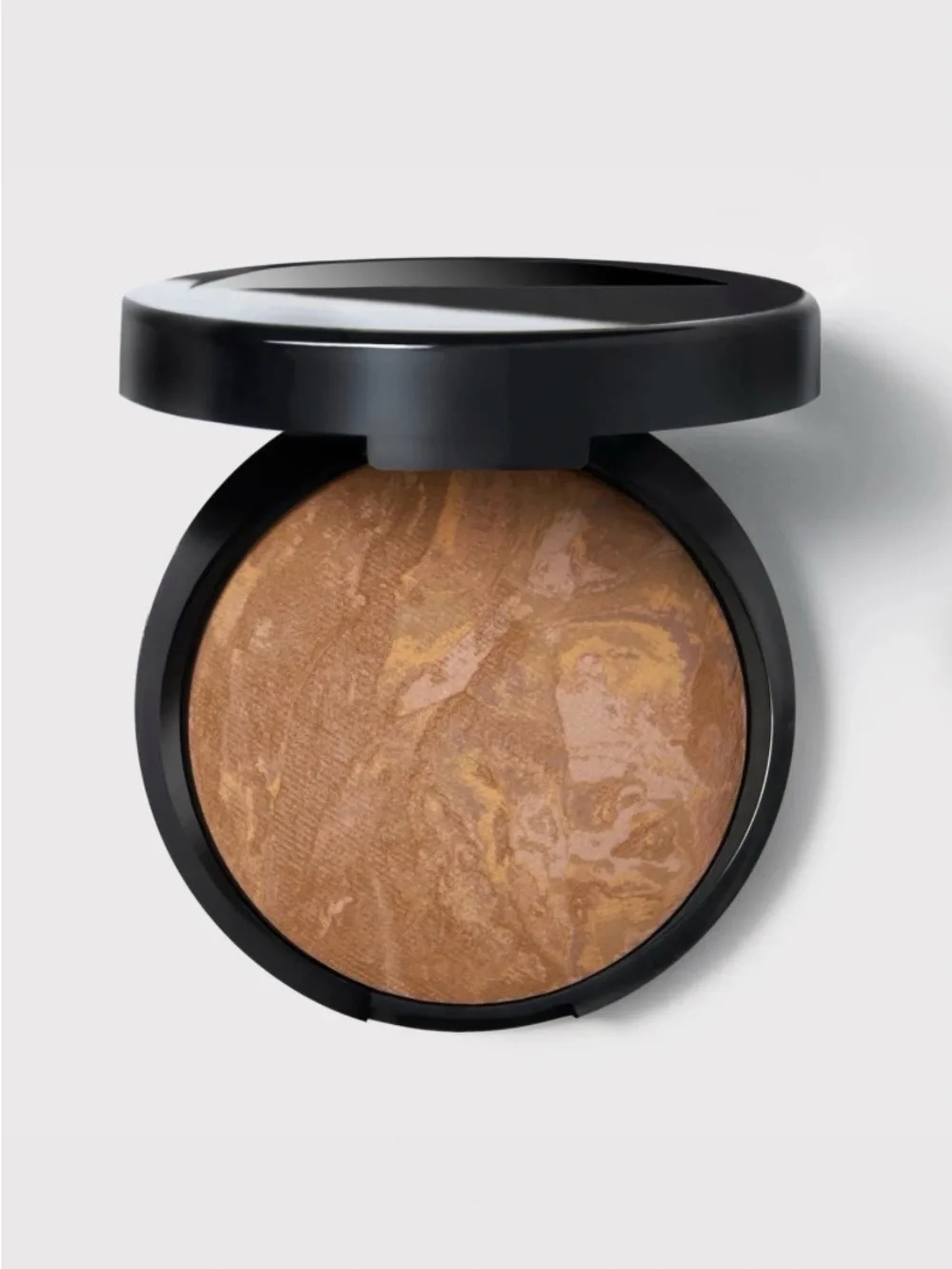 NWT Laura Geller Baked Balance-n-Brighten Color Correcting Foundation - Sand